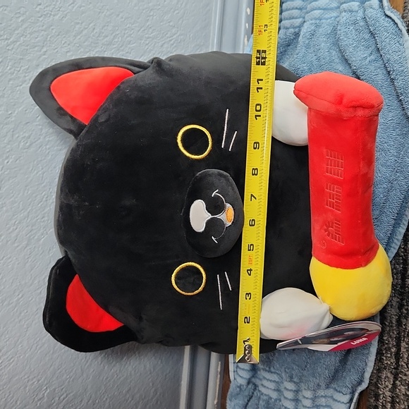 NWT Luna the Black Cat Yellow Red Pez Dispenser Zuru Snackles Stuffed Animal - Picture 2 of 9